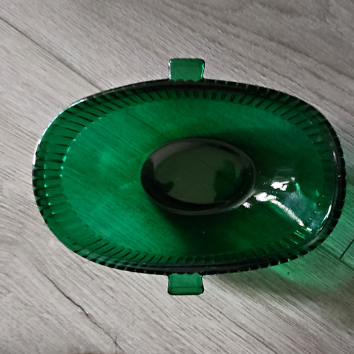 Grüne ovaler gerippte